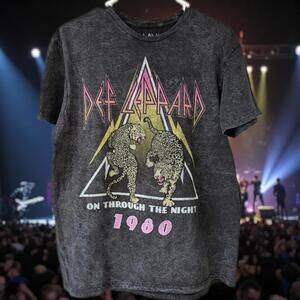 Def Leppard On Through The Night 1980 Retro Acid Wash Style L Rock Concert Tee